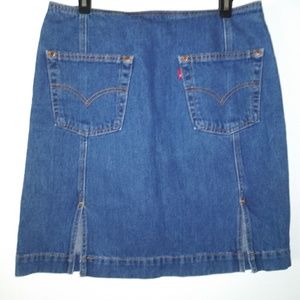 Levi skirt size 9
